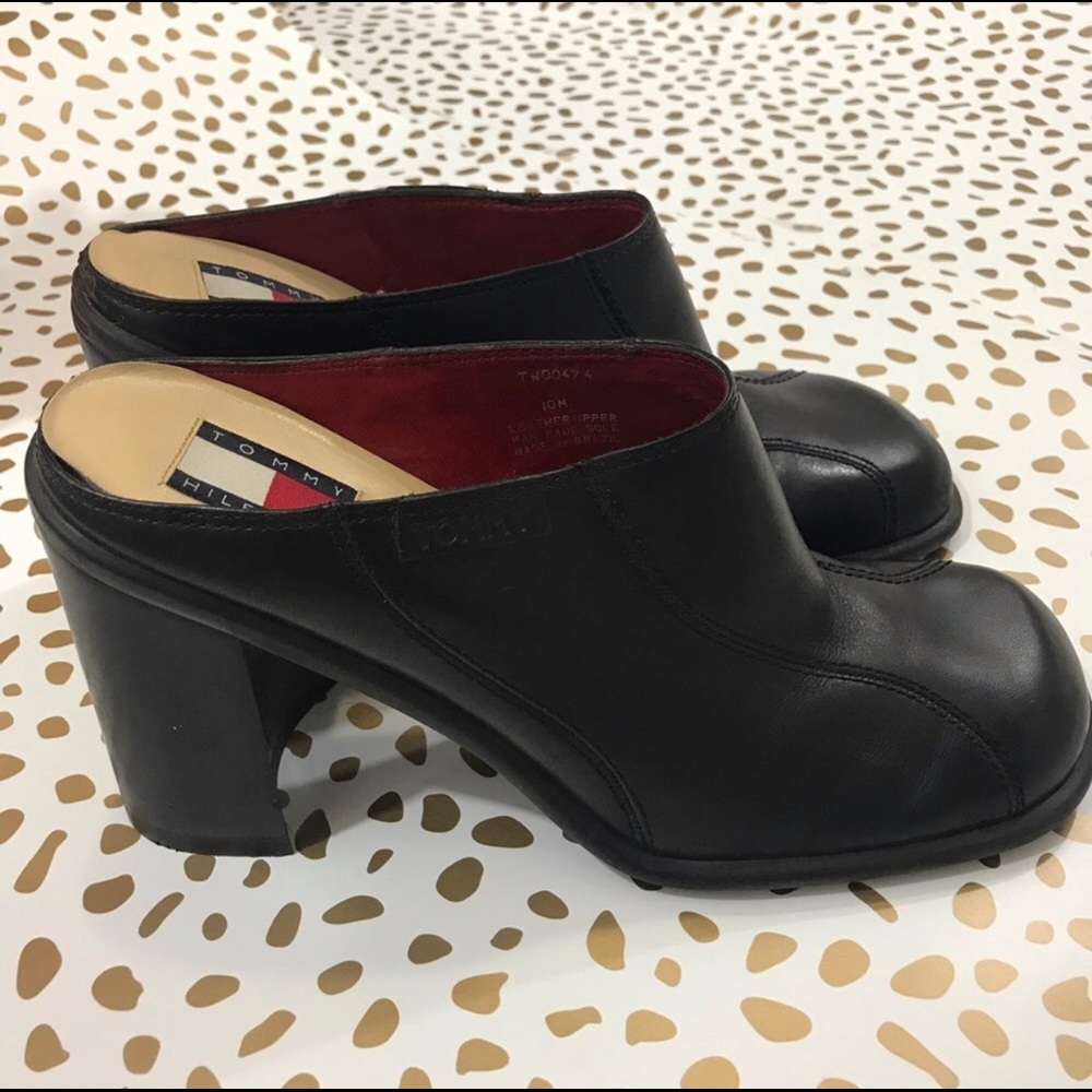 Tommy Hilfiger 90’s black leather mikes. Size 10